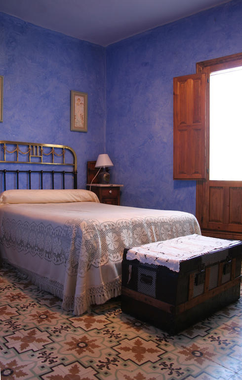 El Canton Los Fayos Room photo